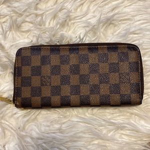 Checkered wallet